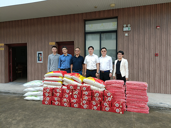 重陽節(jié)慰問嶺下鎮(zhèn)養(yǎng)老院