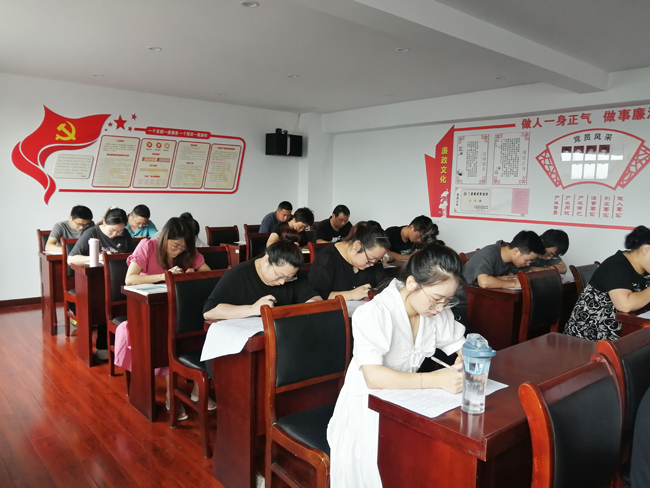 以考促學、以學促廉